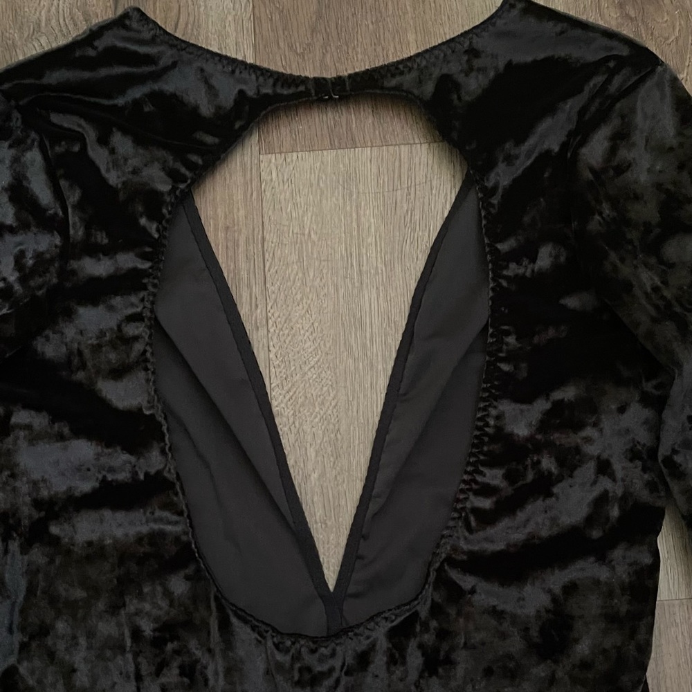 Victoria's Secret Crushed Velvet Plunge Bodysuit Black New - Picture 8 of 12